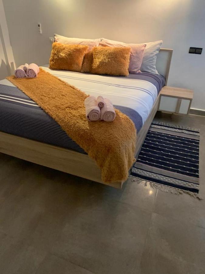 Luxury Suites Chester One ดาการ์ ภายนอก รูปภาพ