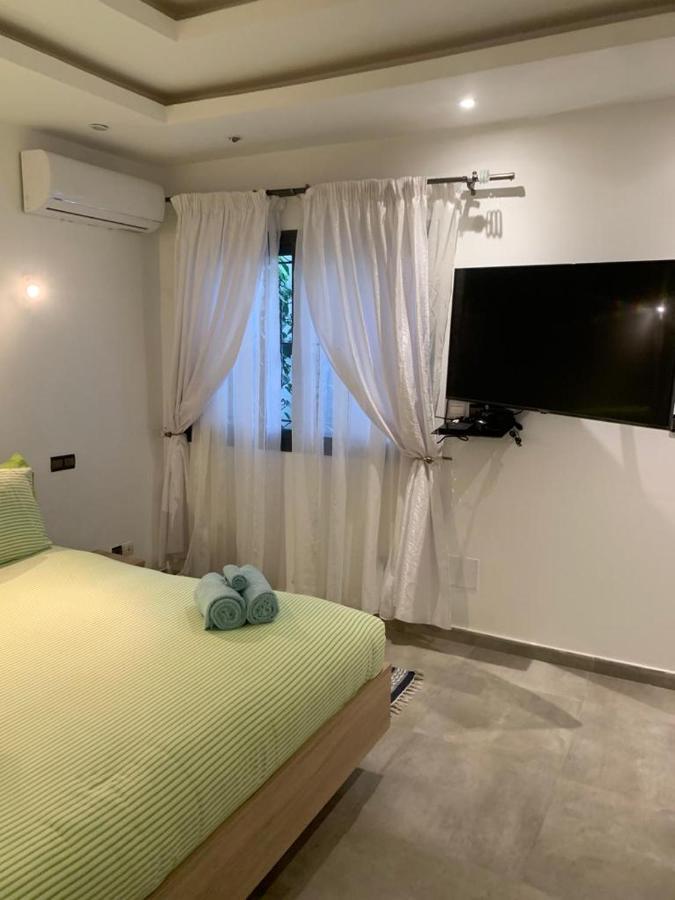 Luxury Suites Chester One ดาการ์ ภายนอก รูปภาพ