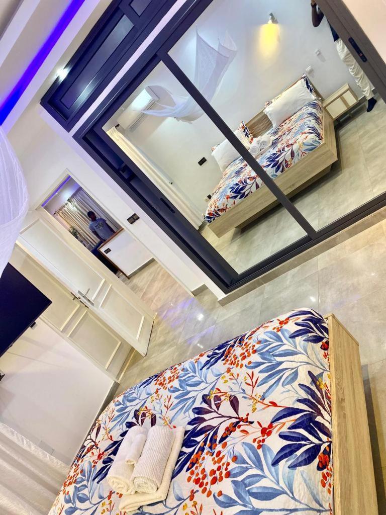 Luxury Suites Chester One ดาการ์ ภายนอก รูปภาพ